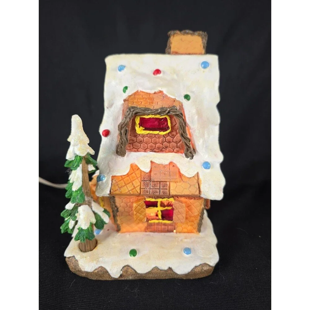 Christmas Around the World GINGERBREAD TOY SHOPPE Village House of Lloyd Working